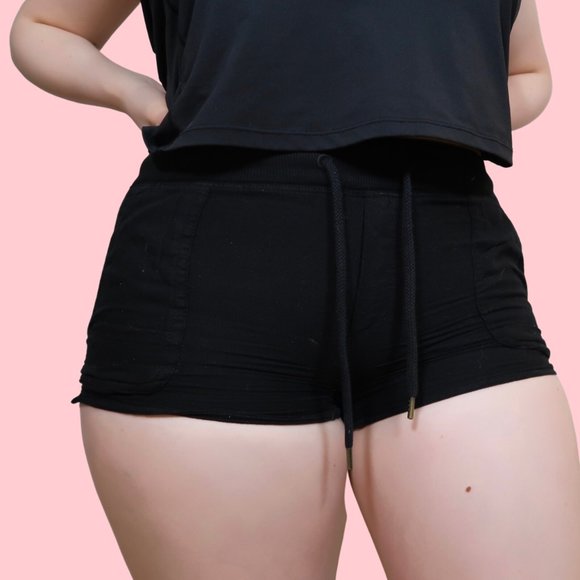 ARITZIA BLACK COMMUNITY AXIOM SHORTS - Picture 1 of 3